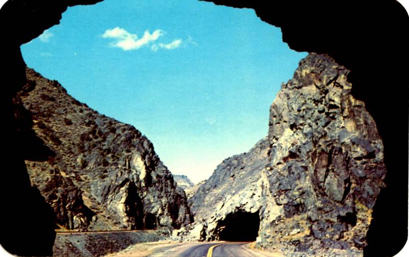 WY - Wind River Canyon. Tunnels