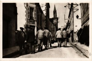 CPA Bretagne - DOUARNENEZ - Retour de péche (458036)