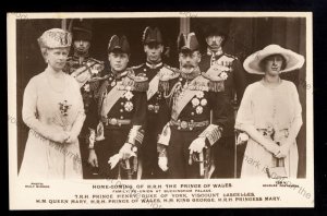 ROY173 - King George V - Royal Family Reunion at Buckingham Palace - postcard