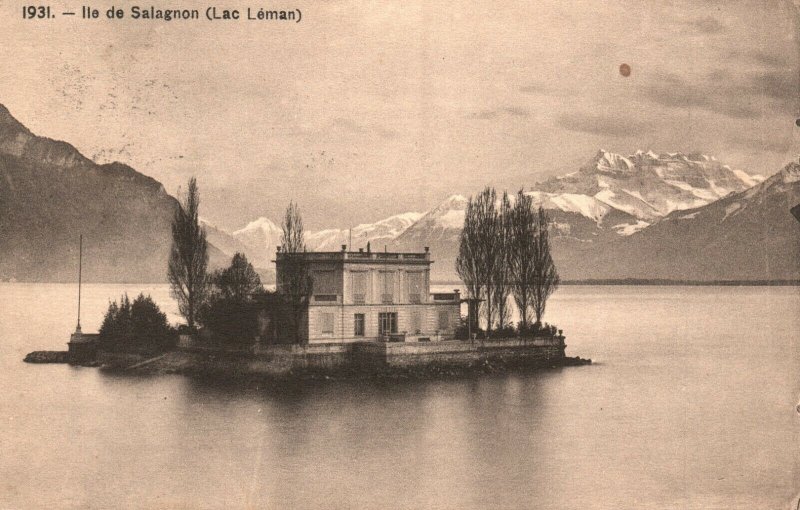 Vintage Postcard 1910's Lle de Salagnon Lac Leman Home in Middle of Lake