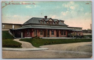 K16/ Newport Pennsylvania Postcard c1910 Railroad Depot  133
