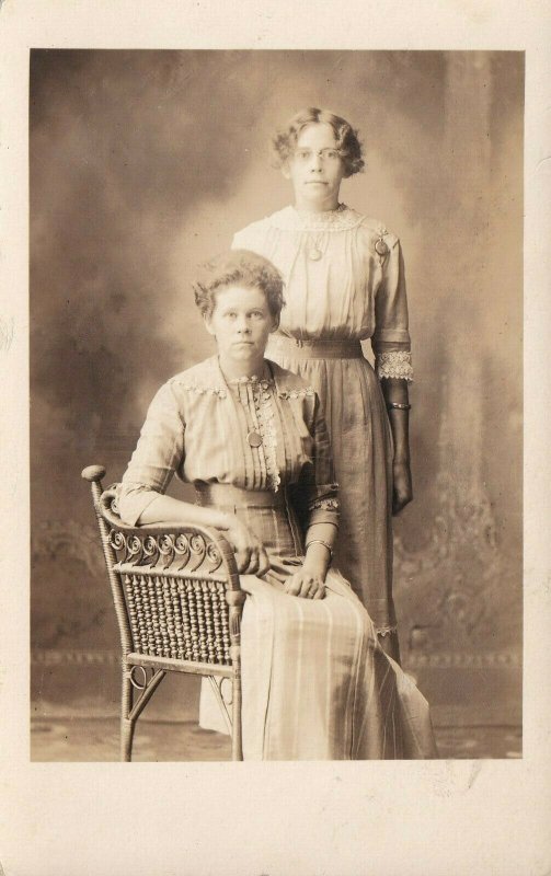 Vintage Véritable Photo Carte Postale Azo Cppr Ethel & Marie Nelson Portrait