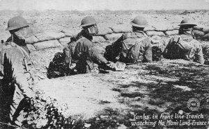 YANKS GAS MASKS FRONT LINE TRENCH FRANCE WWI MILITARY POSTCARD (c. 1917)