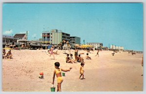 1967 GREETINGS FROM REHOBOTH BEACH DELAWARE ATLANTIC SANDS HOTEL POSTCARD