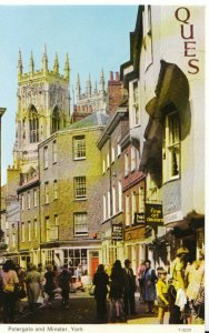Yorkshire Postcard - Petergate & Minster - York - Ref 12789A