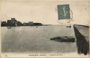 CPA BARFLEUR - L'Entrée du Port (149755)