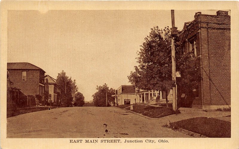 G6/ Junction City Ohio Postcard c1910 East Main Street Homes Store