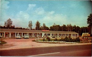 C1950s Colonial Motel Hwy No. 2 Manistique Michigan Retro Cars Vintage Postcard