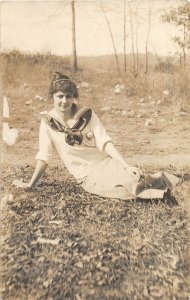 H97/ Moselle Missouri RPPC Postcard c1910 Pretty Woman Dress 101