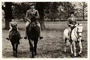 CPA AK King George VI in Windsor Great Park BRITISH ROYALTY (679539)