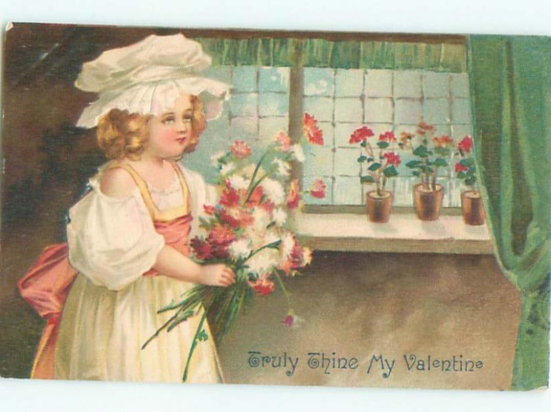 Pre-Linen Valentine PRETTY GIRL HOLDS FLOWER BOUQUET AB2757