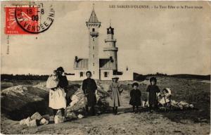 CPA Les SABLES - d'OLONNE - La Tour Eden et le Phare rouge (297835)