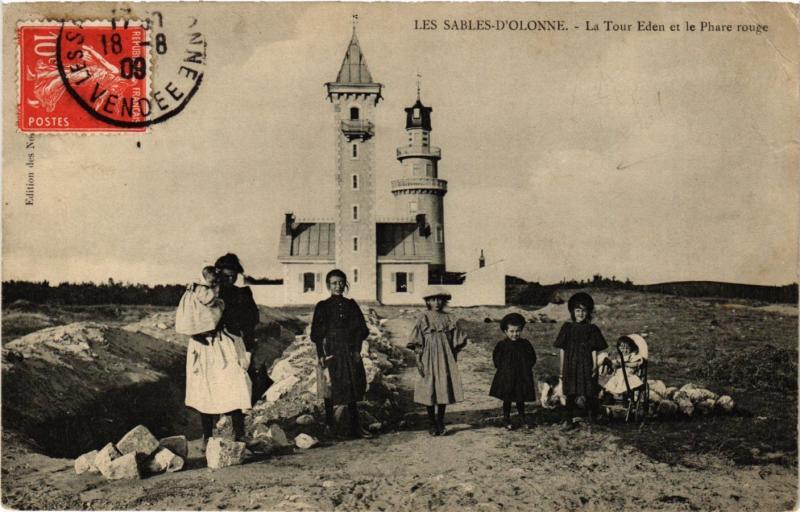 CPA Les SABLES - d'OLONNE - La Tour Eden et le Phare rouge (297835)