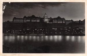 B36397 Budapest Royal Palace illuminated  hungary