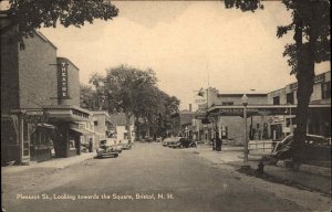 Bristol NH Pleasant St Theatre Caf� Freds Auto c1930-50s Vintage Postcard