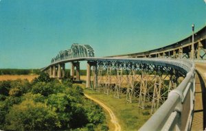 C.1958 Huey P. Long Bridge over Mississippi River at New Orleans, La. Postcard