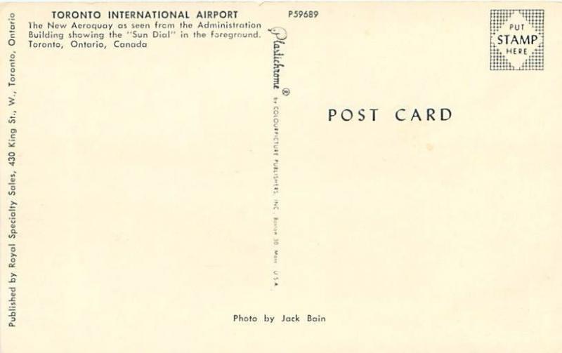 TORONTO CANADA INTERNATIONAL AIRPORT NEW AEROQUAY SHOWING SUNDIAL POSTCARD 1960s
