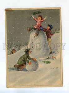529256 GERMANY MH Children clinging snowmen old postcard Vintage postcard