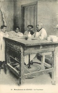 Postcard C-1910 Paris France Serves Pottery Workers 23-6756