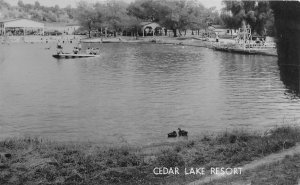 F44/ Cedar Lake Missouri RPPC Postcard c40s Hwy 61 Resort Lake Boats