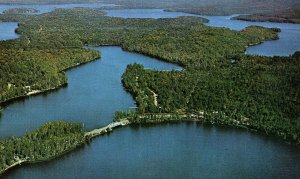 1950s SARANAC LAKE TUPPER LAKE NEW YORK FISH CREEK CAMP SITE AERIA POSTCARD P966