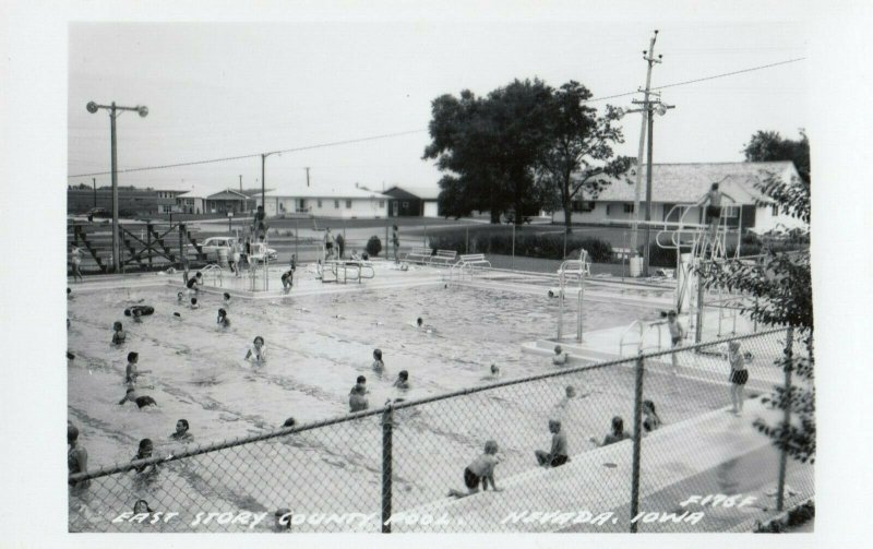 RP: NEVADA , Iowa , 1930-40s ; Swimming Pool, County School