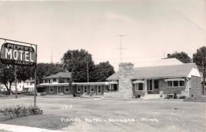 NORWOOD MINNESOTA PIEPERS MOTEL~REAL PHOTO POSTCARD 1950s