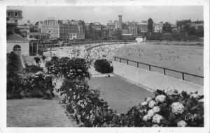 BR50685 Dinard la plage vue du casino municipal       France