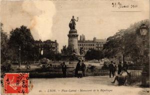 CPA LYON Place Carnot. Monumentet de la Republique. (442240)