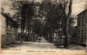 CPA Souppes Route de NEmours FRANCE (1300818)