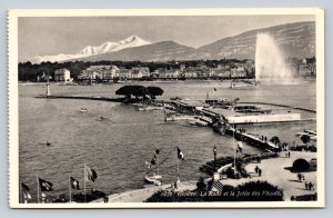 La Rade et la Jetee des Paquis GENEVA Switzerland Vintage Postcard A22