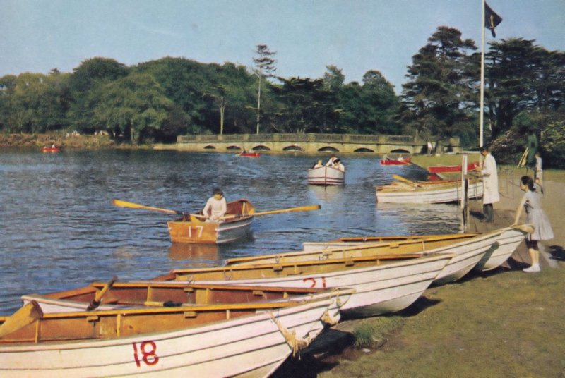 Alton Towers Staffordshire 1970s Rowing Motor Boats Postcard