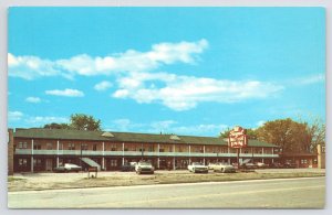 Livonia Michigan~Royal Motor Inn~Roadside Motel~1960s Postcard