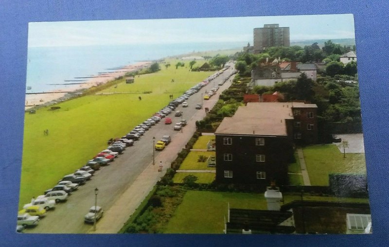 Vintage Postcard The Greensward And Beach Frinton-On-Sea Essex Posted 1972  F1B