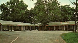 1960s PITTSBORO NC SHADY REST MOTEL PAY PHONE JH LANGLEY US 15  POSTCARD P1065