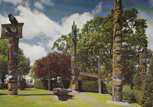 Canada Postcard -Totem Poles, Thunderbird Park, Victoria, British ColumbiaTZ5405