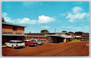 Paris Texas~Embers Motel~Coffee Shop~Buick Station Wagon~Cars~1950s Postcard