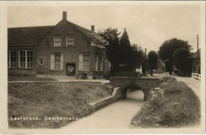 CPA AK Real photo - Leerbroek Gemeentehuis NETHERLANDS (713961)