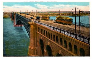 Missouri St. Louis  Eads Bridge , Trolleys