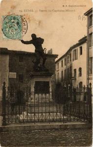 CPA LUNEL Statue du Capitaine Ménard (686665)