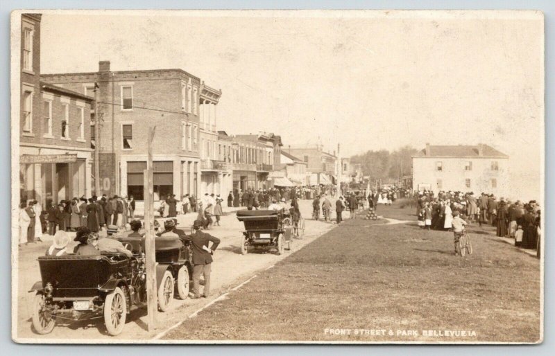 Bellevue IA~Front Street~Hansen's Cash for Eggs~Crowd~Vintage LP# Cars~1915 RPPC 