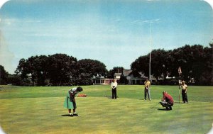 Illinois, IL  ROCKFORD COUNTRY CLUB Golfers~Green~Golf Course  ca1950's Postcard