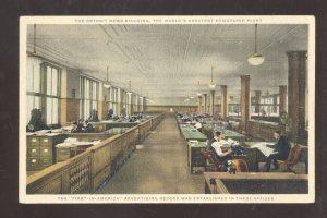 DETROIT MICHIGAN THE DETROIT NEWS NEWSPAPER OFFICE INTERIOR VINTAGE POSTCARD