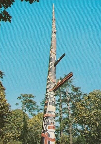 Canada The Worlds Tallest Totem Pole Beacon Hill Park Victoria British Columbia