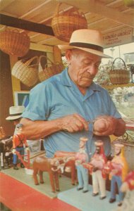 POPULAR SANTERO AT ANNUAL CRAFTMAN'S FAIR PUERTO RICO POSTCARD 1960s POSTCARD