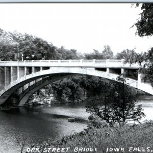 c1950s Iowa Falls, IA RPPC Oak Street Concrete Arch Bridge River Real Photo A110