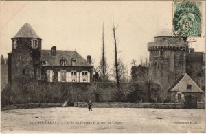 CPA Fougeres Entree du Chateau et Tour de Coigny (1237623)