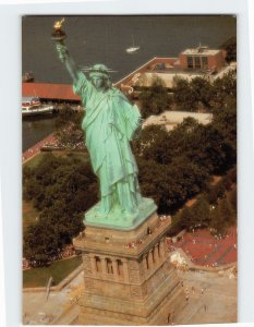 Postcard The Statue of Liberty, New York City, New York