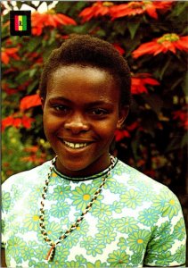 VINTAGE CONTINENTAL SIZE POSTCARD SMILE OF THE YOUNG LADY RWANDA 1970s