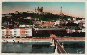 Vintage Postcard Le Palais De Justice Historical Courthouse Bldg. Lyon France
